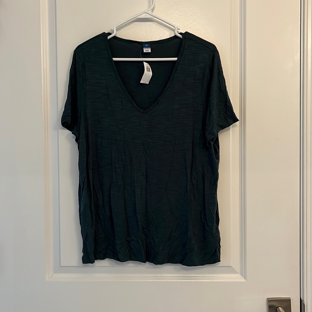 NWT - OLD NAVY TOP - SIZE L